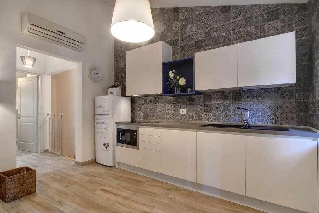 Faenza Elegant Apartment Florens Exteriör bild